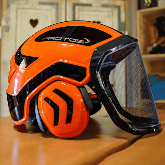 Protos Helme in der Farbe Orange
